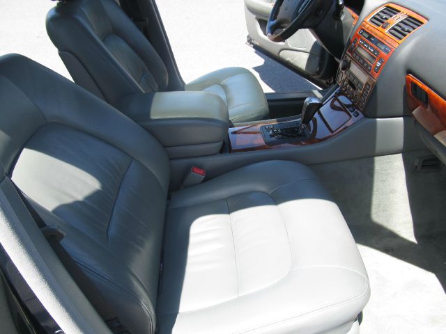 2000 Lexus LS 400 Base