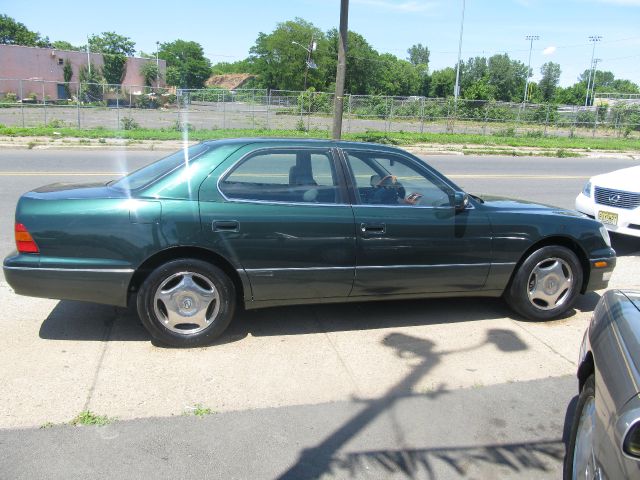2000 Lexus LS 400 Base