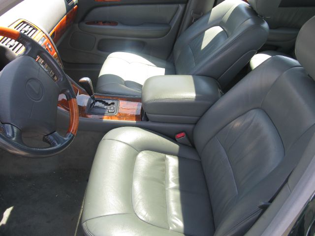 2000 Lexus LS 400 Base