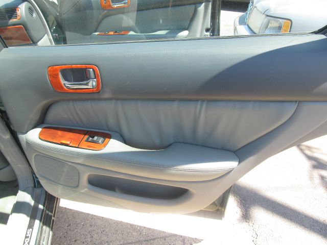 2000 Lexus LS 400 Base