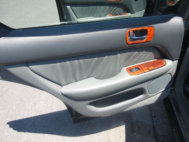 2000 Lexus LS 400 Base