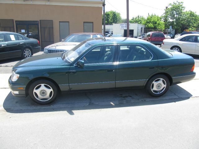 2000 Lexus LS 400 Base