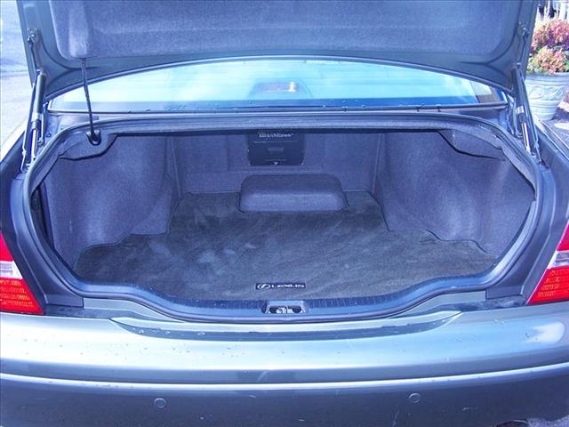 2004 Lexus LS 430 Base