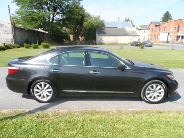 2009 Lexus LS 460 2008 Chevrolet Trailblazer LT W/1lt 4DR SUV 113qu