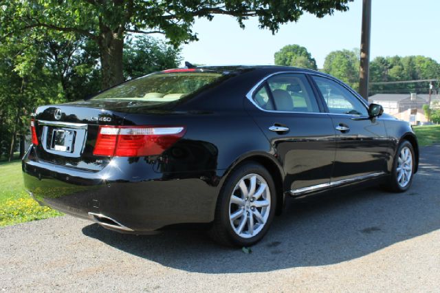 2009 Lexus LS 460 2008 Chevrolet Trailblazer LT W/1lt 4DR SUV 113qu