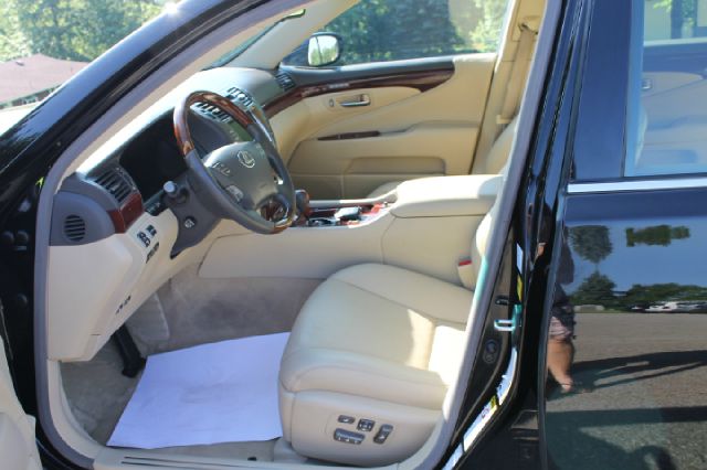 2009 Lexus LS 460 2008 Chevrolet Trailblazer LT W/1lt 4DR SUV 113qu