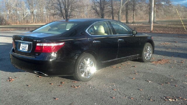 2009 Lexus LS 460 2008 Chevrolet Trailblazer LT W/1lt 4DR SUV 113qu