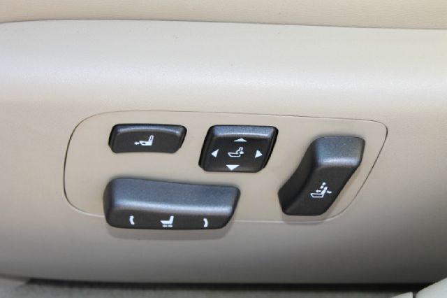 2009 Lexus LS 460 2008 Chevrolet Trailblazer LT W/1lt 4DR SUV 113qu