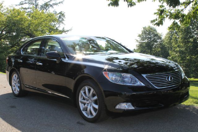 2009 Lexus LS 460 2008 Chevrolet Trailblazer LT W/1lt 4DR SUV 113qu