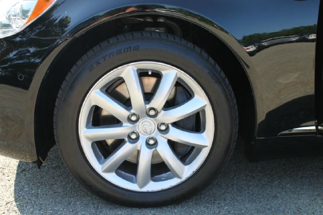 2009 Lexus LS 460 2008 Chevrolet Trailblazer LT W/1lt 4DR SUV 113qu