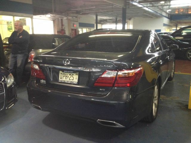 2010 Lexus LS 460 2008 Chevrolet Trailblazer LT W/1lt 4DR SUV 113qu