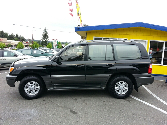 1998 Lexus LX 470 Base