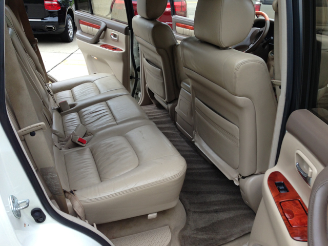 2000 Lexus LX 470 Base