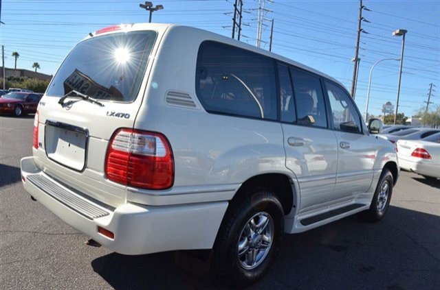 2001 Lexus LX 470 Base