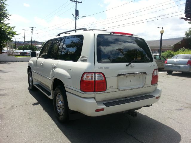 2001 Lexus LX 470 Base