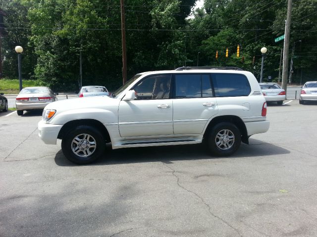 2001 Lexus LX 470 Base