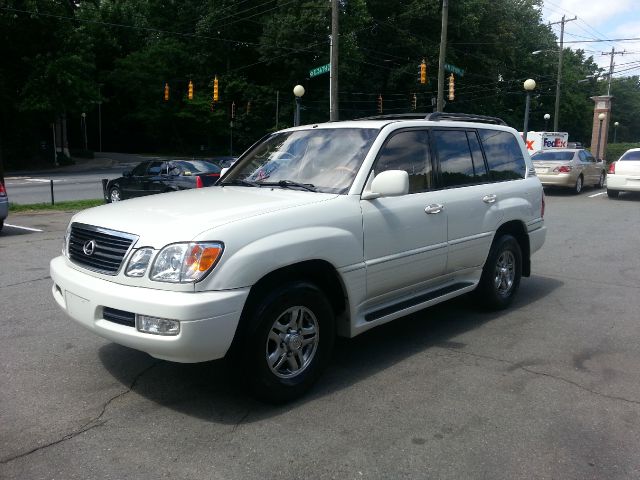 2001 Lexus LX 470 Base