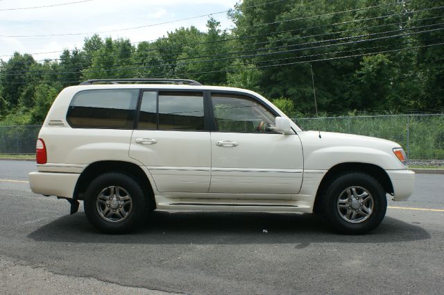 2002 Lexus LX 470 Scion XB