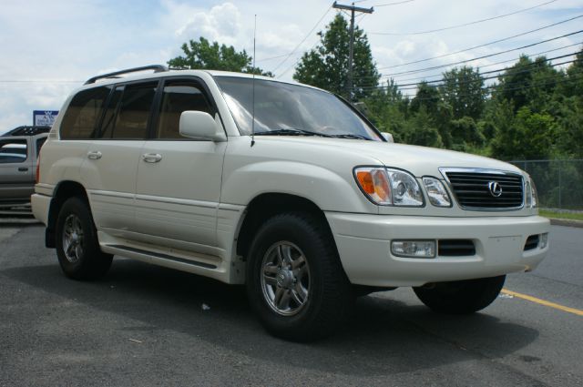 2002 Lexus LX 470 Scion XB