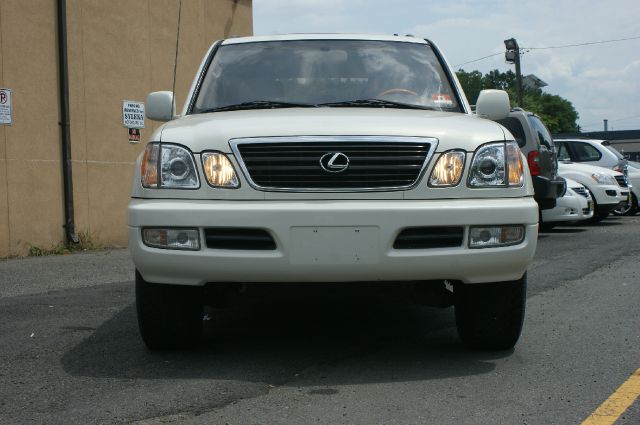 2002 Lexus LX 470 Scion XB