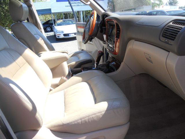 2002 Lexus LX 470 Scion XB