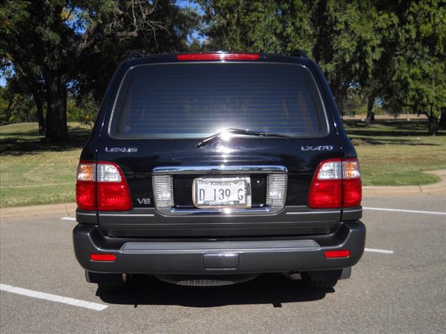 2003 Lexus LX 470 Base