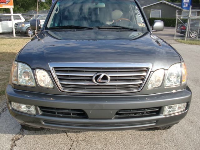 2004 Lexus LX 470 Scion XB