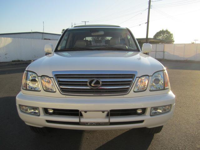2004 Lexus LX 470 Base