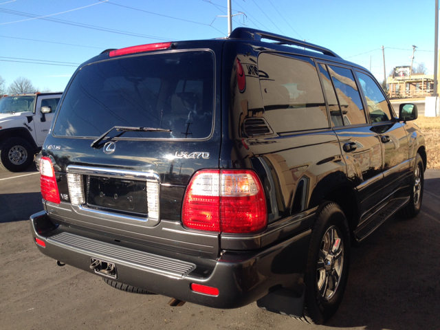 2004 Lexus LX 470 Scion XB