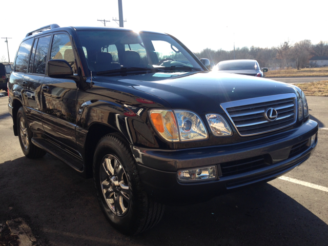 2004 Lexus LX 470 Scion XB