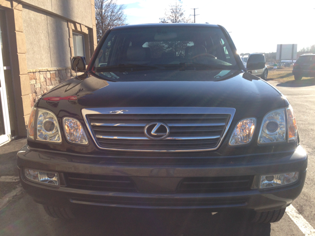 2004 Lexus LX 470 Scion XB