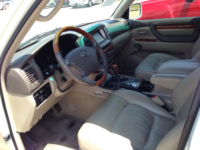 2004 Lexus LX 470 Scion XB