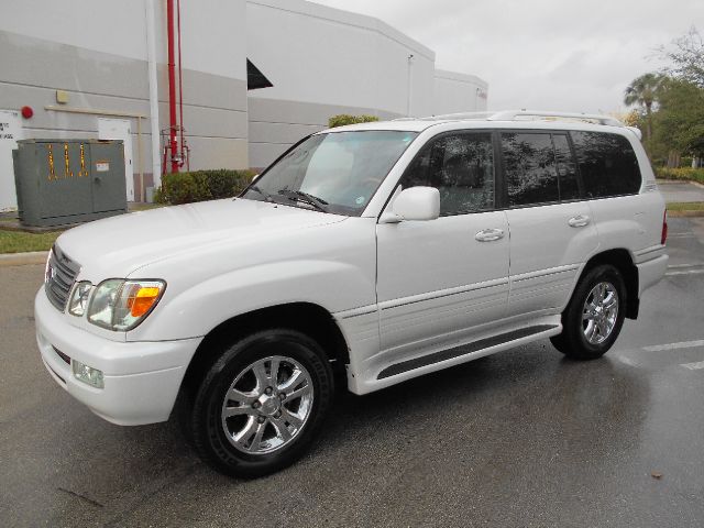 2005 Lexus LX 470 Scion XB