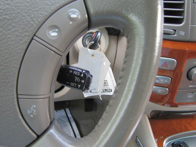 2006 Lexus LX 470 Scion XB