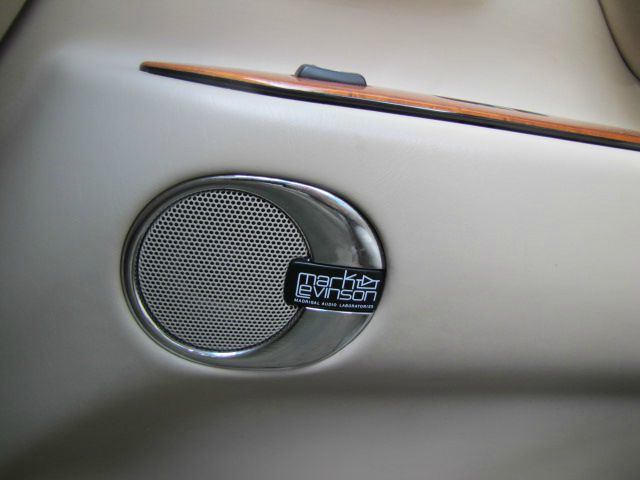 2006 Lexus LX 470 Scion XB