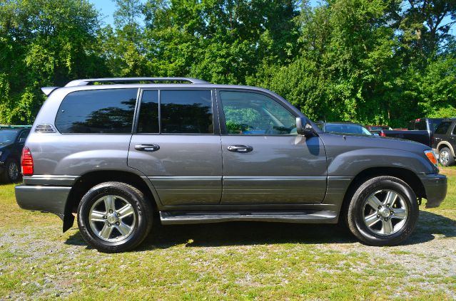 2006 Lexus LX 470 Scion XB