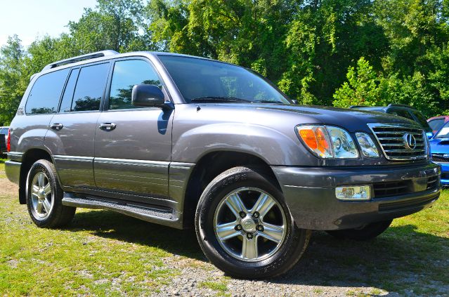 2006 Lexus LX 470 Scion XB