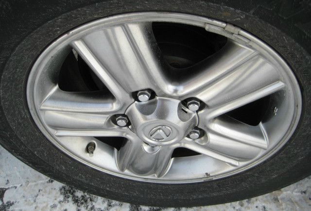 2007 Lexus LX 470 Scion XB