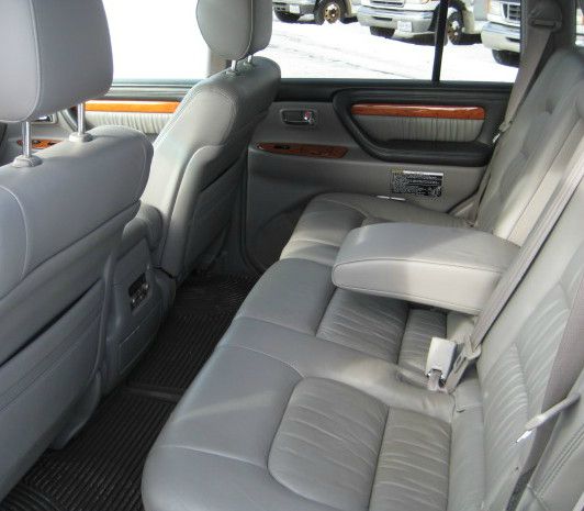 2007 Lexus LX 470 Scion XB