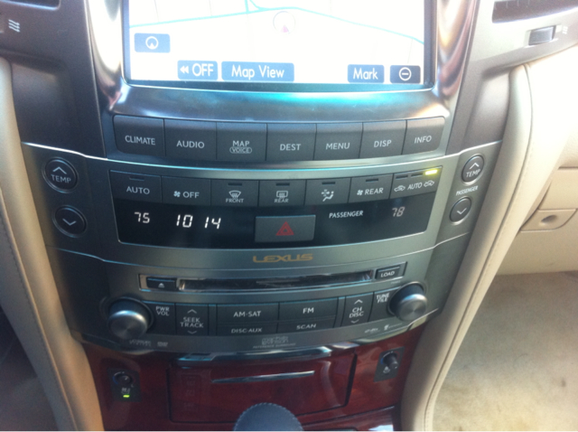 2008 Lexus LX 570 Scion XB