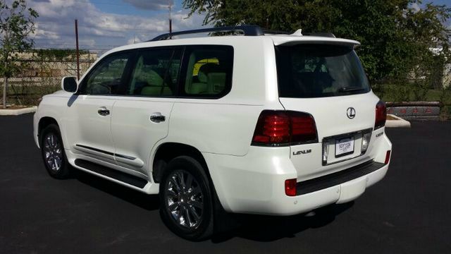 2008 Lexus LX 570 Scion XB