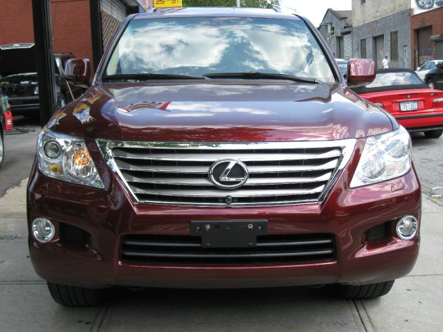 2008 Lexus LX 570 Scion XB