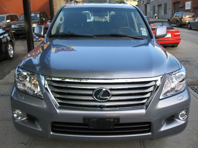 2009 Lexus LX 570 Scion XB
