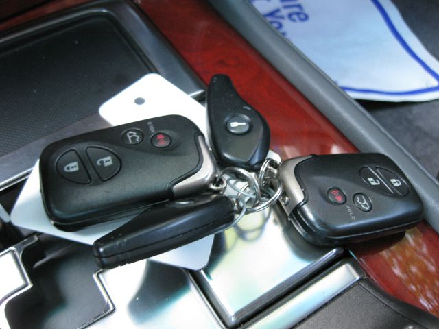 2009 Lexus LX 570 Scion XB