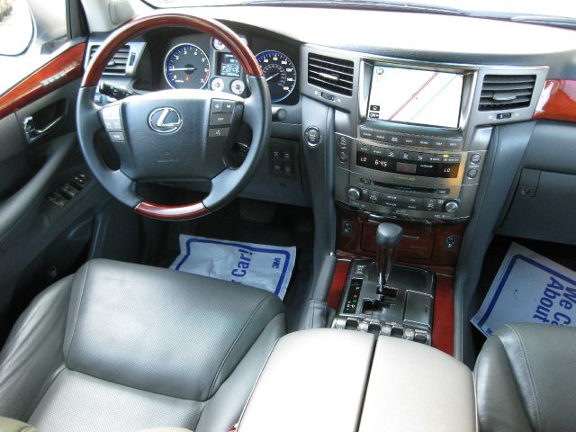 2009 Lexus LX 570 Scion XB