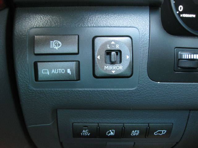 2009 Lexus LX 570 Scion XB