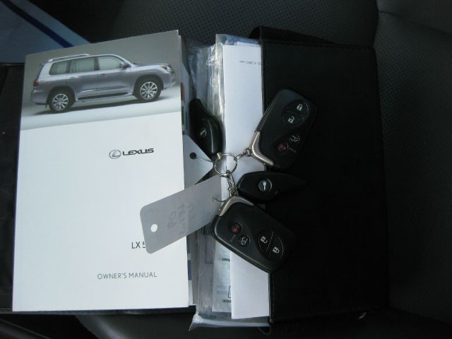 2009 Lexus LX 570 Scion XB