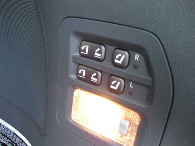 2009 Lexus LX 570 Scion XB