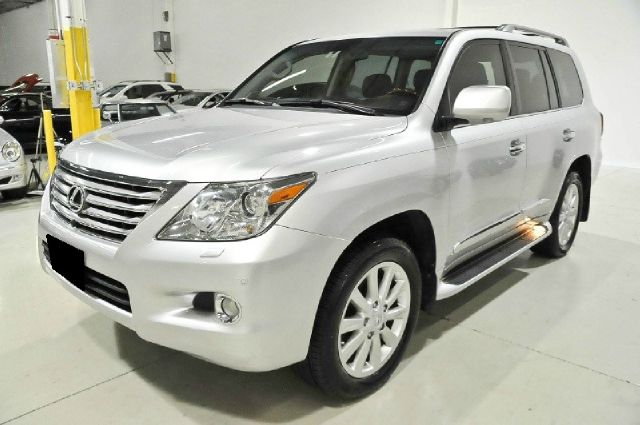 2009 Lexus LX 570 Scion XB