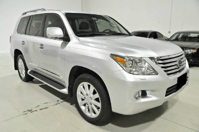 2009 Lexus LX 570 Scion XB